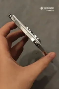 prototyp xiaomi 17 air v ruce vrsek