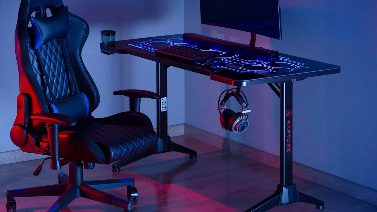 Herní stůl Rapture na Alze zlevnil na minimum! Láká na RGB podsvícení a skleněnou desku