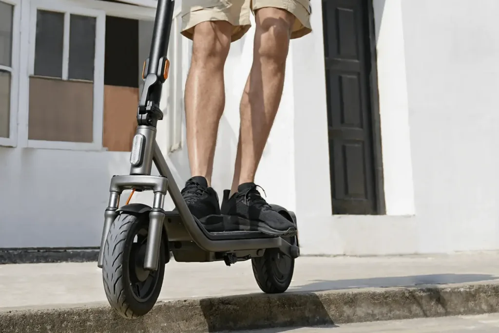 xiaomi electric scooter 6 lite s jezdcem