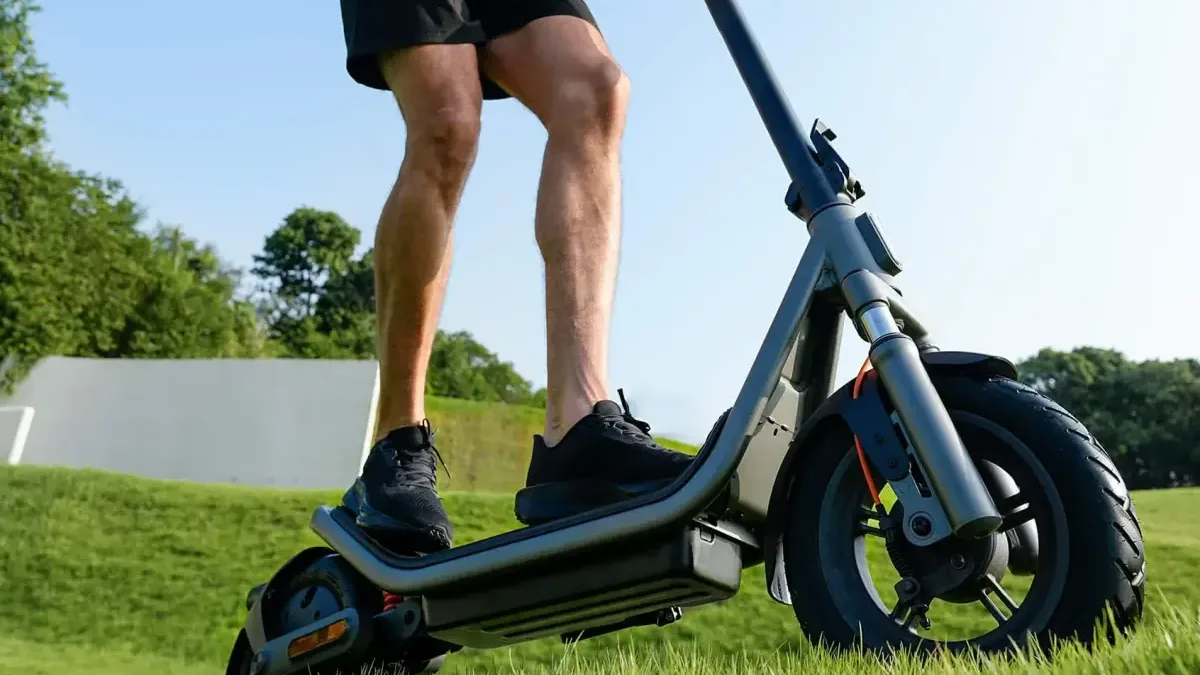 Xiaomi ukázalo čtyři nové elektrokoloběžky. Nejlepší model má 1 100 W výkon, umí Apple FindMy a má super displej