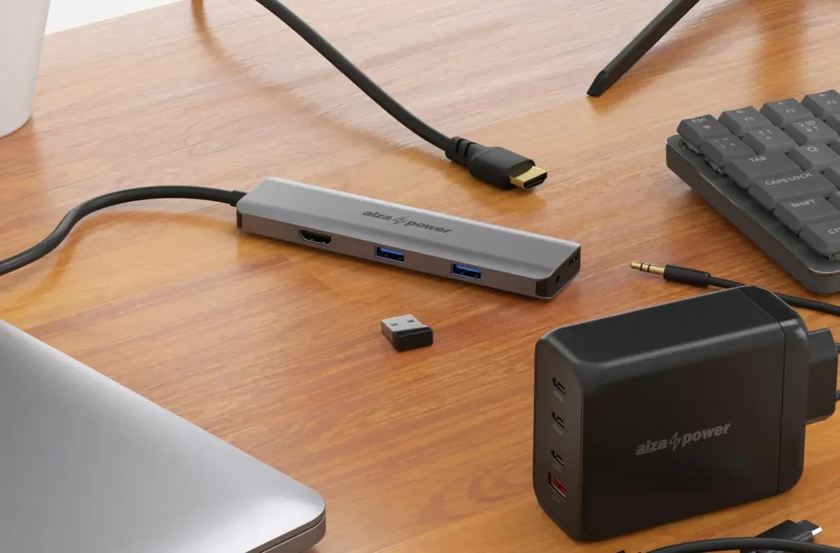 AlzaPower Metal USB C Dock Station 5v1 na stole