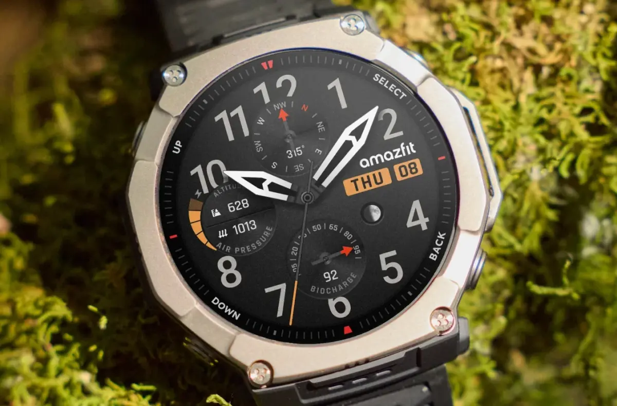 Amazfit T Rex Ultra 2 na mechu