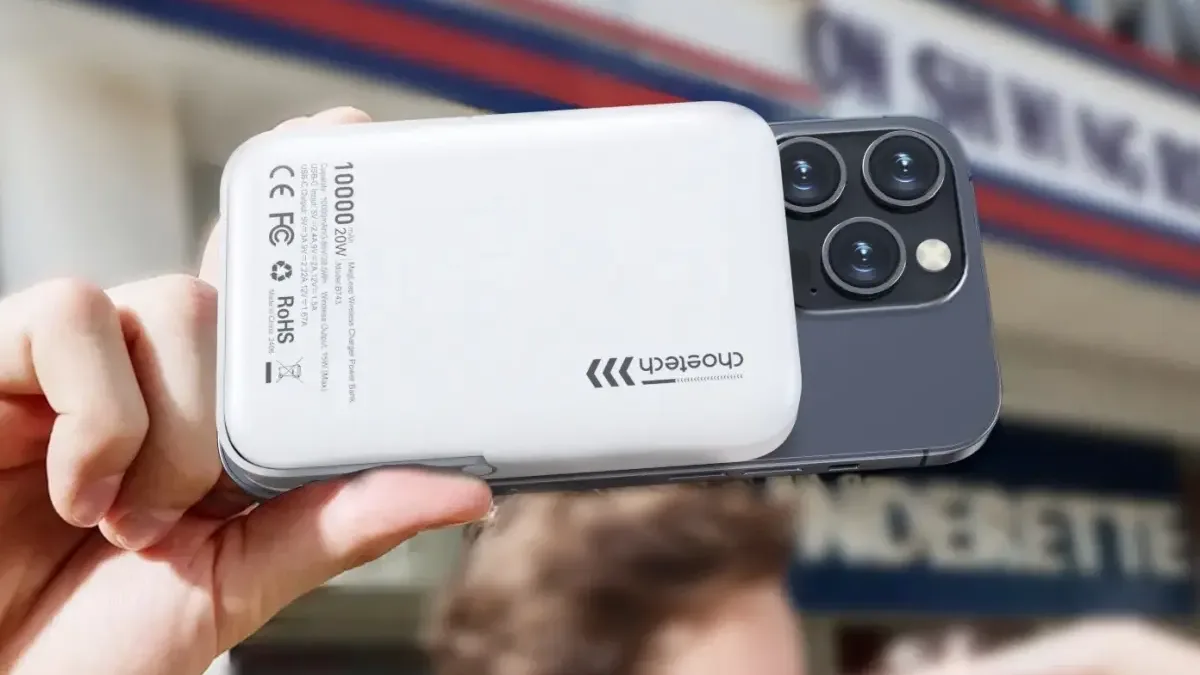 Chcete levnou magnetickou powerbanku? Tahle má 10 000 mAh a stojánek, teď je v pěkné akci