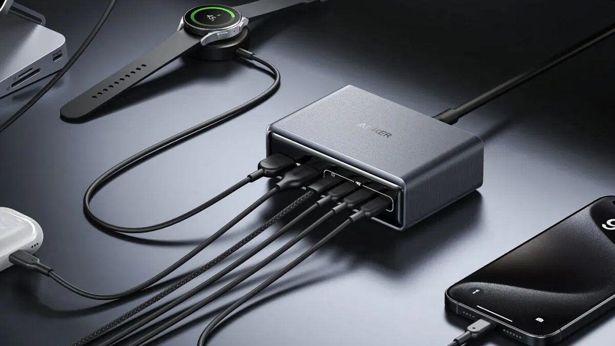 Ideální na každý stůl! 200W nabíječka Anker zlevnila na minimum, má 4x USB-C a lidé ji chválí