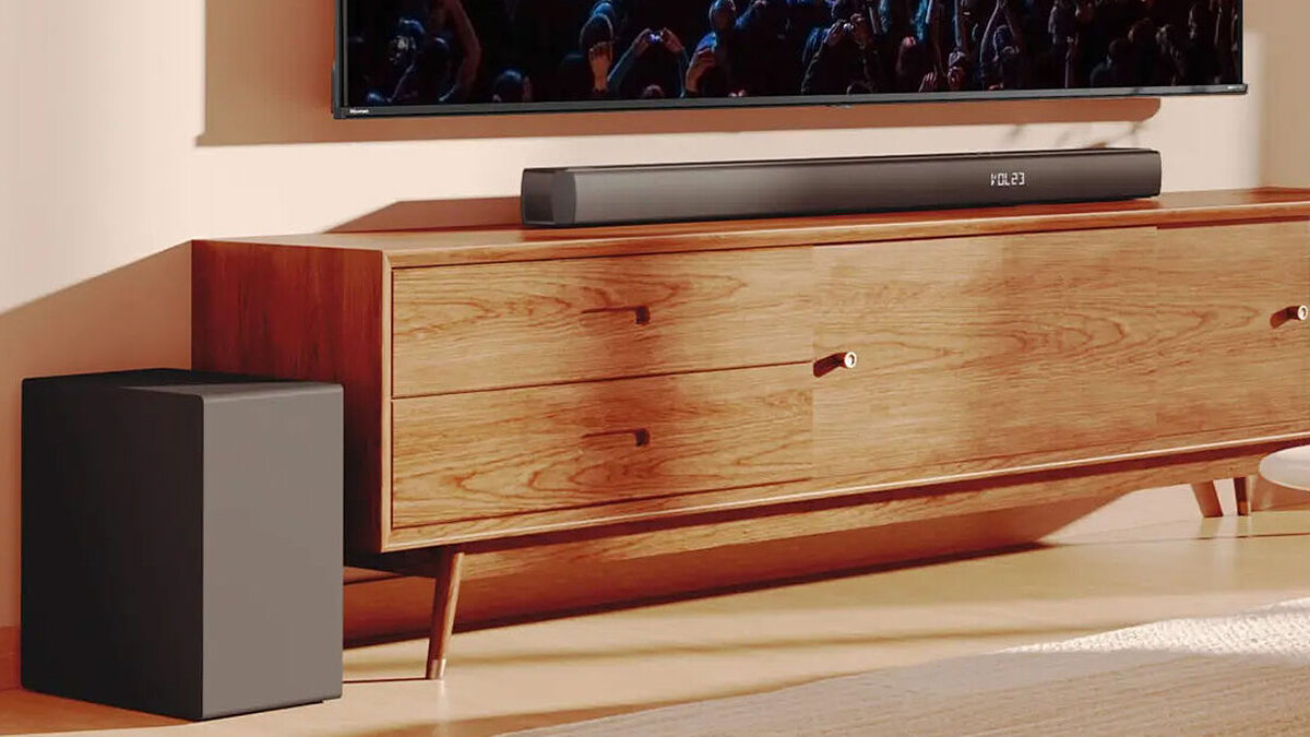 Chcete lepší zvuk v obýváku? Tento soundbar Hisense v Česku zlevnil, nabízí výkon až 480 W