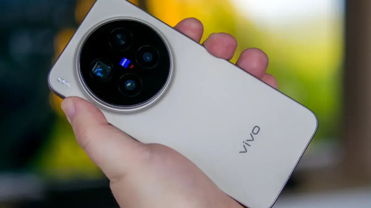 Špičkový fotomobil Vivo X300 Pro zatím nebyl levnější! Má super teleobjektiv, který dokáže ohromit