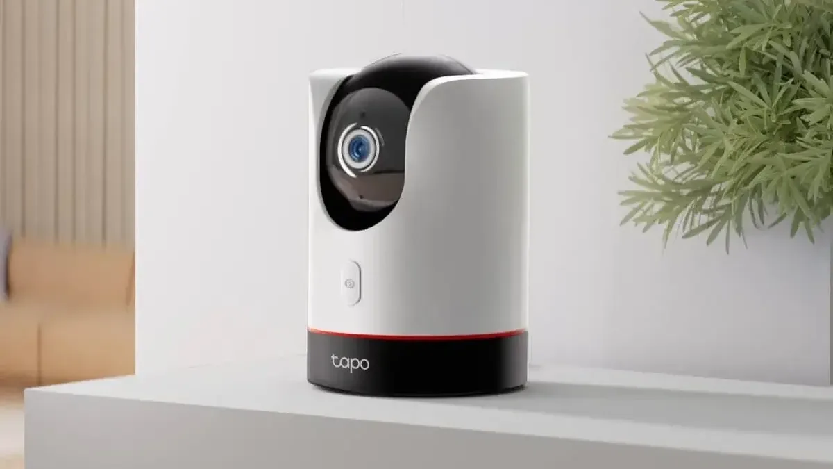 Alza opět zlevnila skvěle hodnocenou 2K kameru TP-Link. Má 360° otáčení a spoustu chytrých funkcí