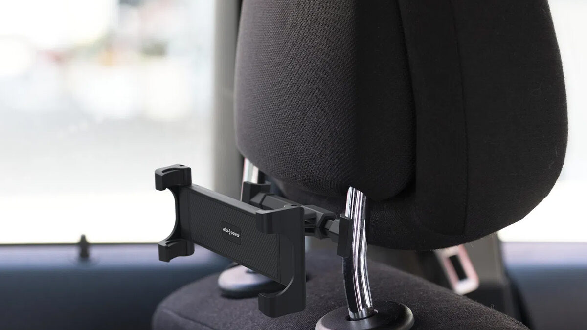 Vynikající držák na tablet do auta zlevnil pod dvě stovky! Češi ho naprosto zbožňují