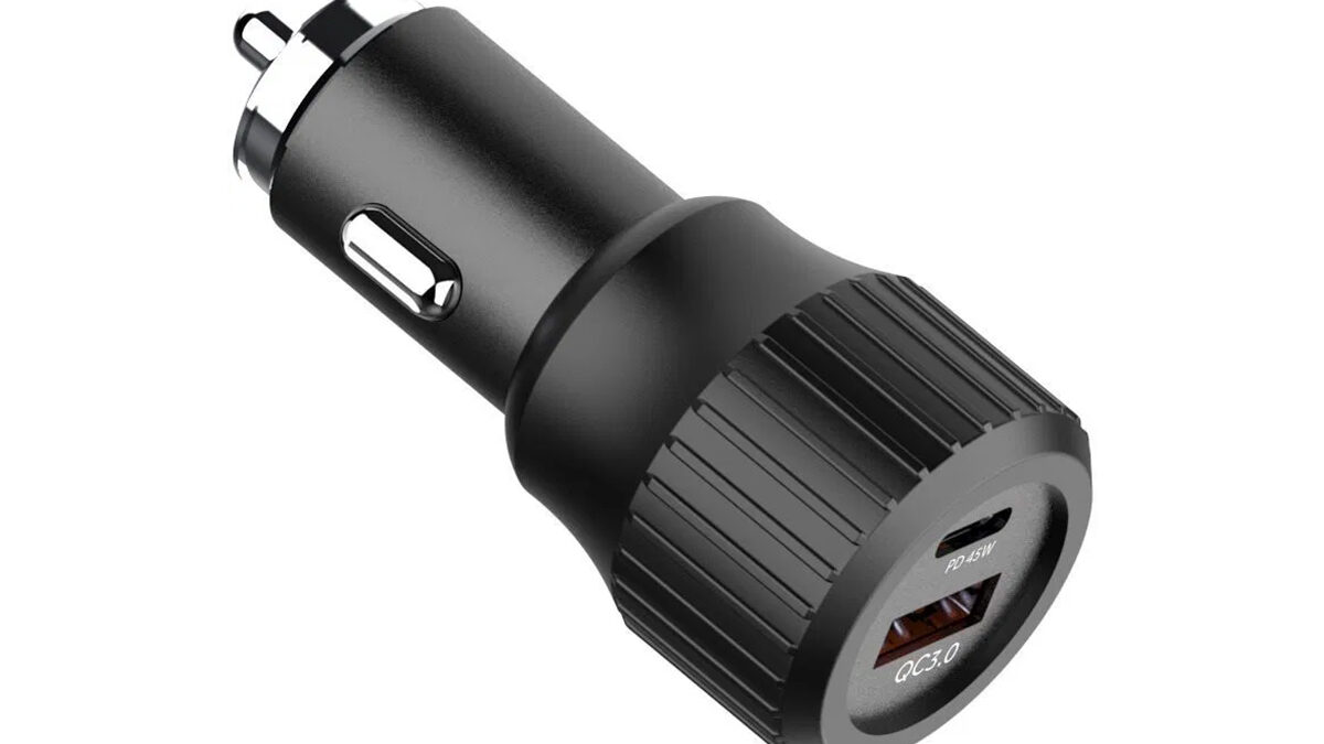 Duální 45W nabíječka do auta teď stojí jen 3 stovky! Má USB-C i starší USB-A