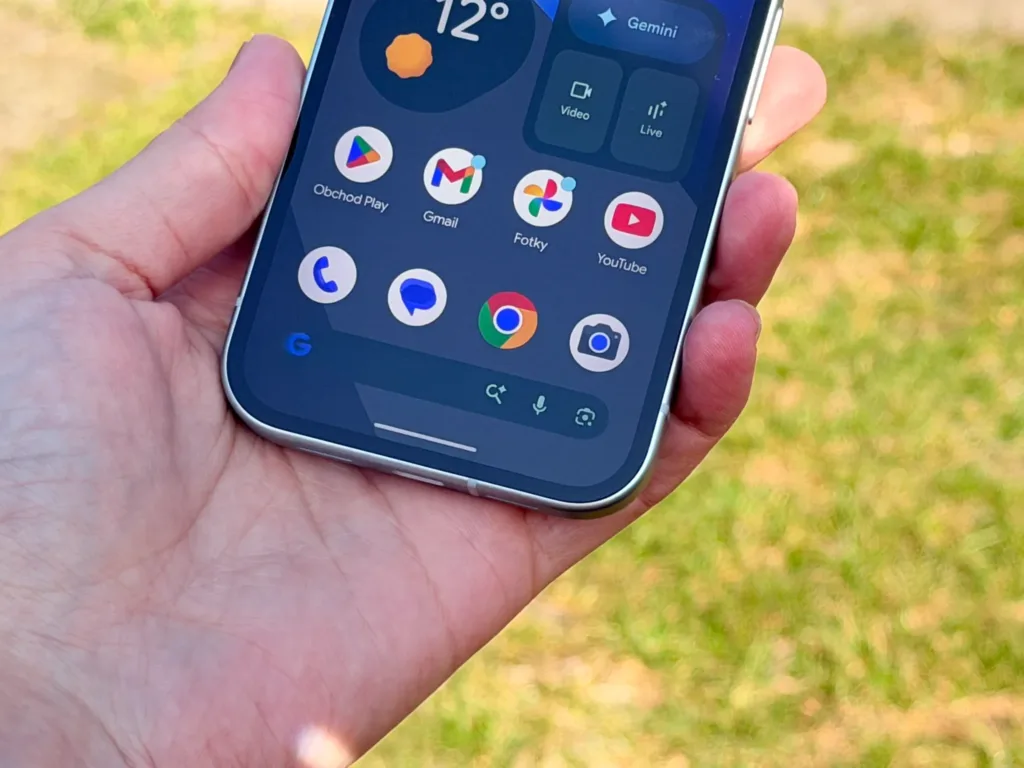 pixel 10a displej ramecky