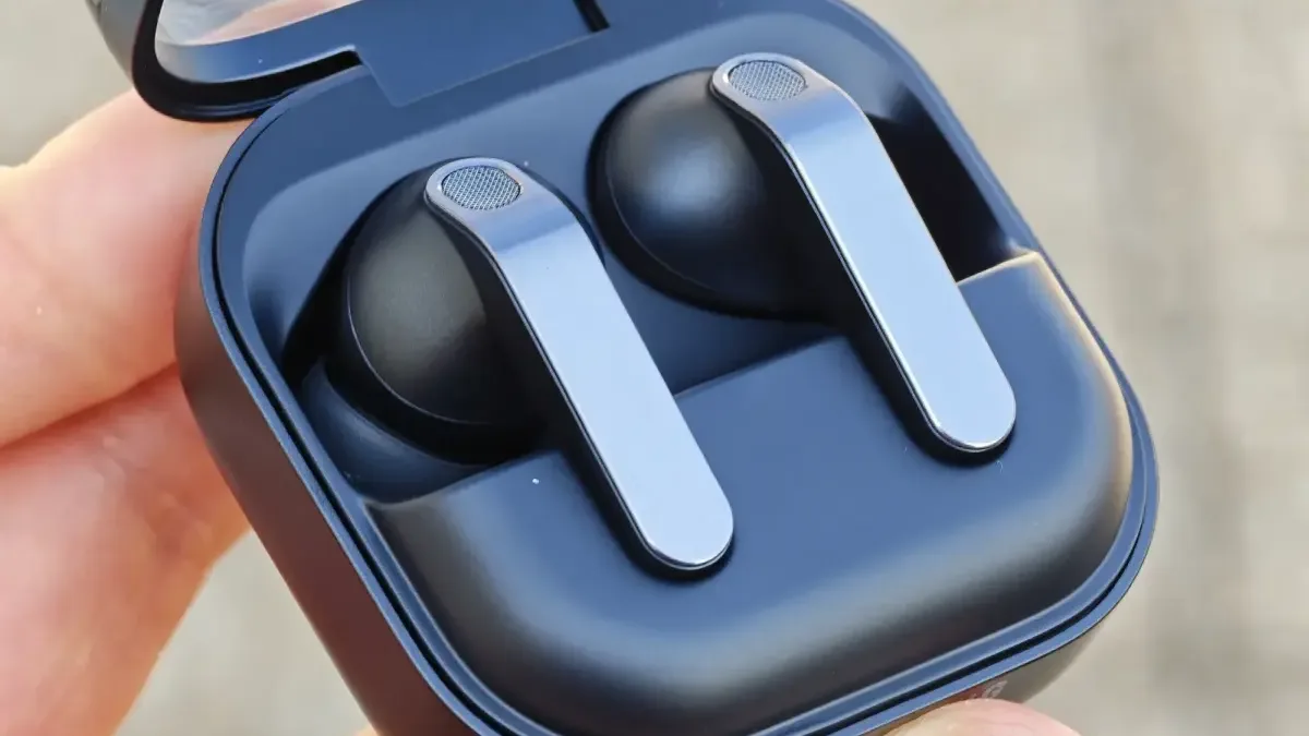 Nové Samsung Galaxy Buds4 Pro už zlevnily o víc než tisícovku! Mají výborné ANC a skvělé funkce