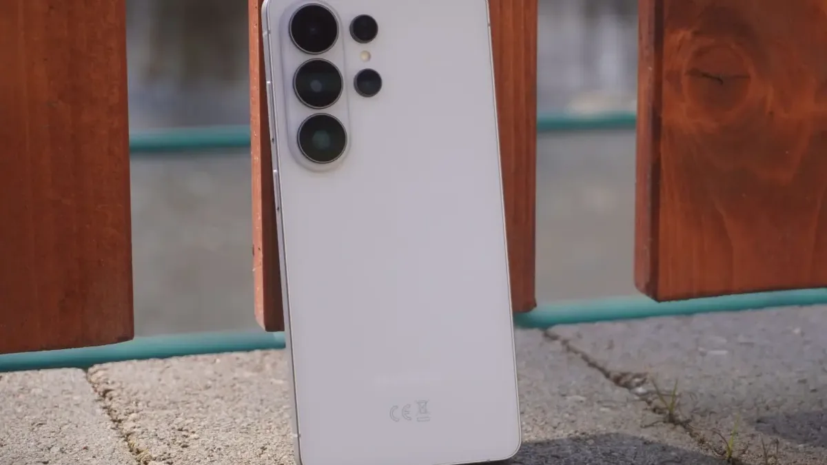 Sdílení mezi Samsungem a Applem nikdy nebylo jednodušší. Řada Galaxy S26 nyní podporuje AirDrop