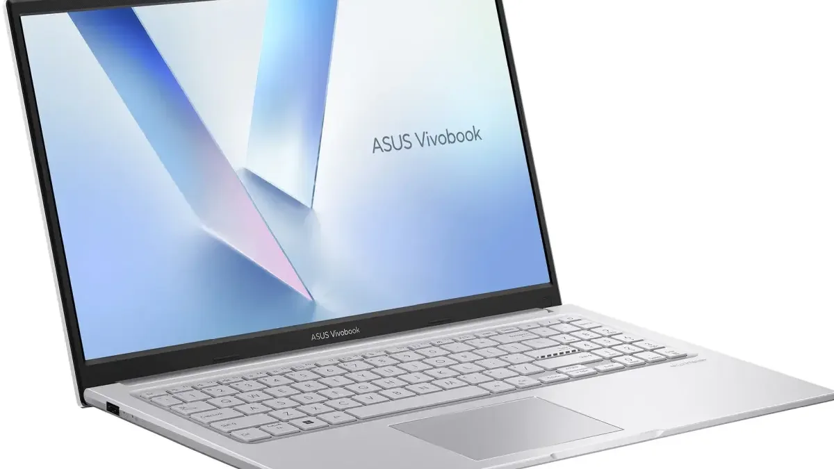 Notebook pro studenty i kancelář. ASUS Vivobook 15 je teď o 2 500 Kč levnější, má 24 GB RAM