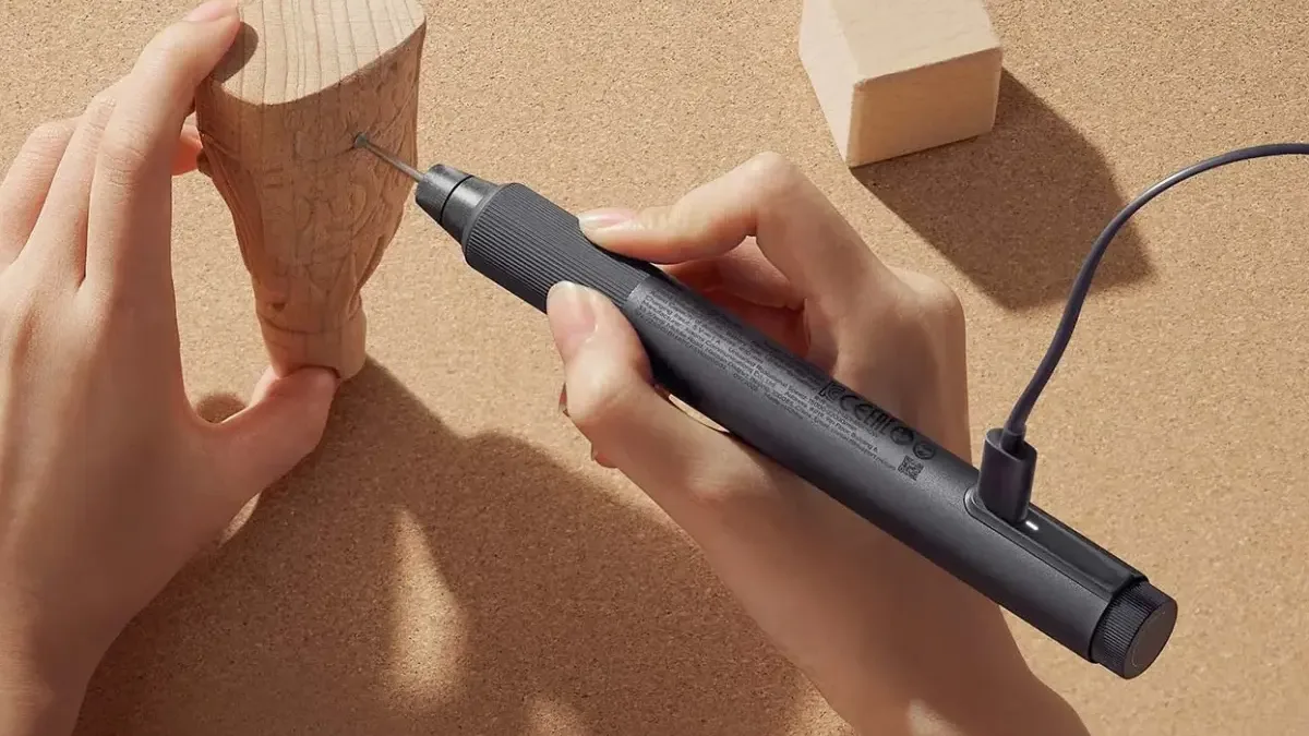 Ruční bruska Xiaomi přišla do Česka. Stojí jen 899 Kč a v sadě má bity pro řezbářství, broušení i vrtání