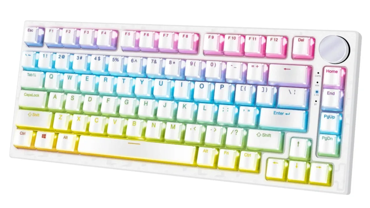 Mechanická klávesnice Yenkee ODYSSEY zlevnila o 840 Kč. Má prémiové spínače a hotswap sockety