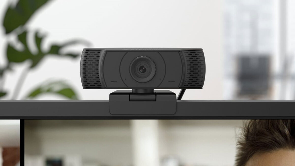 Jedna z nejlevnějších Full HD webkamer dál zlevňuje! Za 4 stovky dostanete manuální ostření i mikrofon