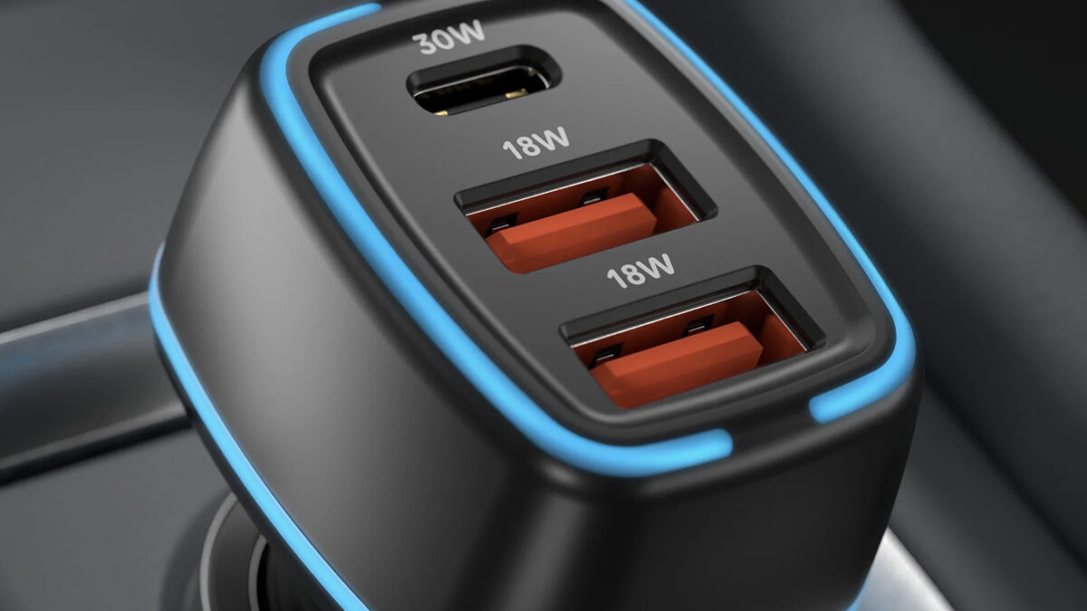 Tuhle nabíječku do auta Češi milují! Má celkový výkon 66 W a teď zlevnila na necelé dvě stovky