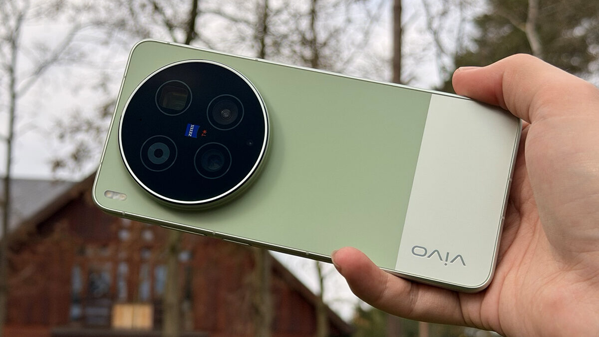 Tohle už není jen mobil! Do Česka míří Vivo X300 Ultra, které chce nahradit profesionální bezzrcadlovky