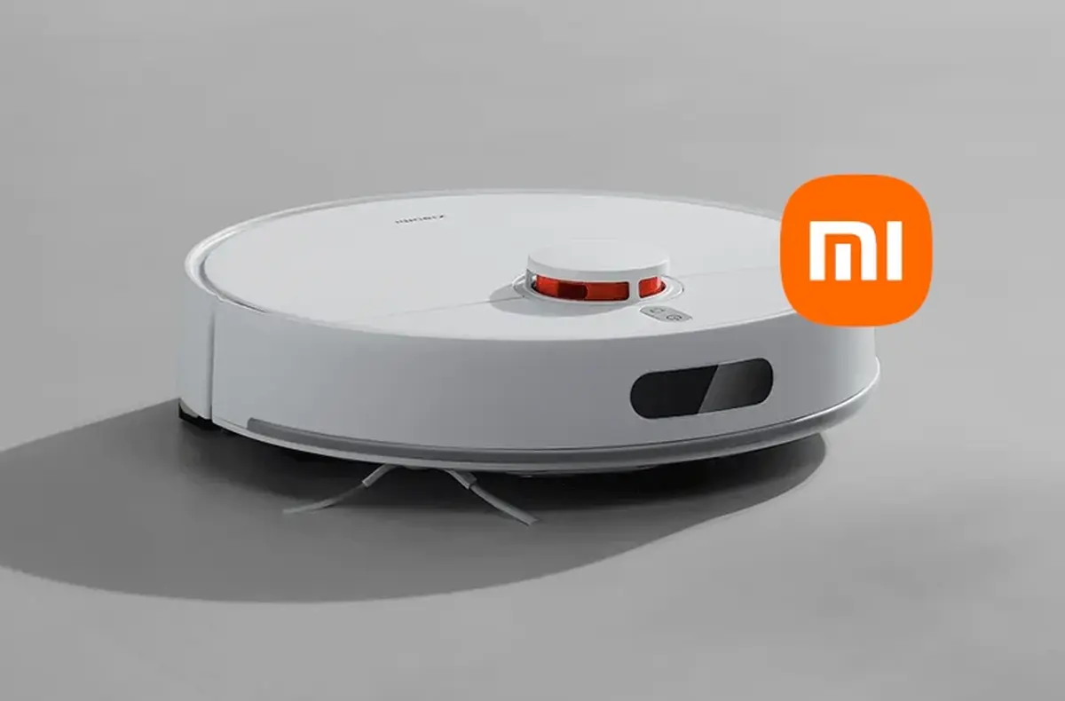 Xiaomi Robot Vacuum S40C na podlaze s logem