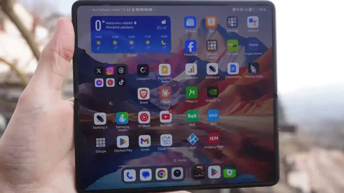 Honor Magic V5 překvapí kapacitou baterie. Půjde o rekord ve skládacím telefonu