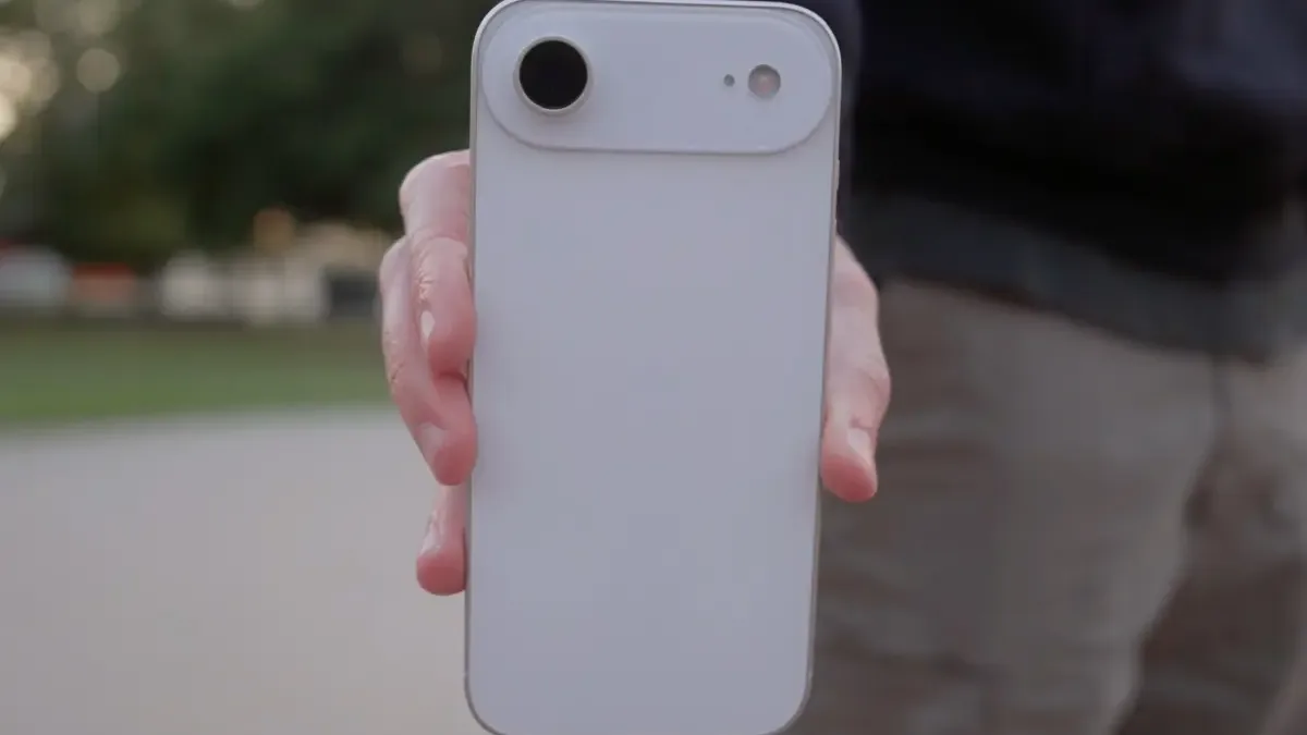 iPhone 17 Air bude extrémně lehký a tenčí než nový Samsung. Fanoušci však mají obavy z něčeho jiného