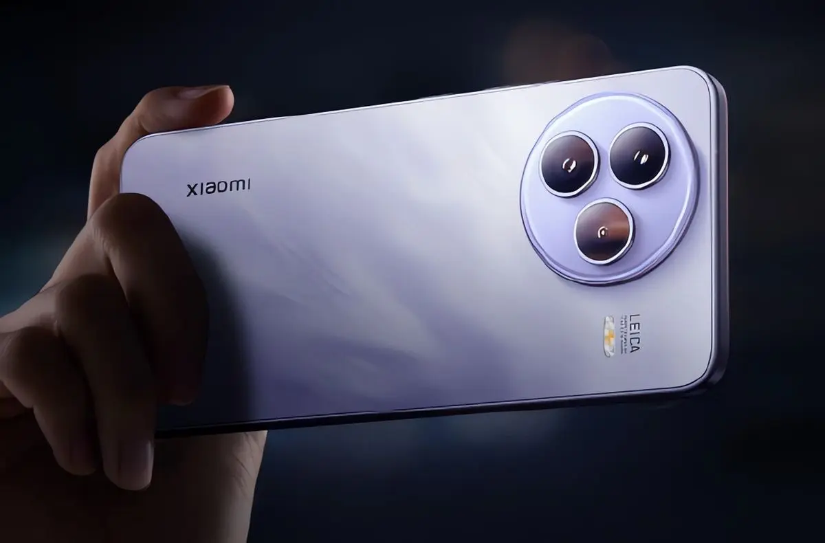 xiaomi civi 5 pro fialova zadni strana v ruce