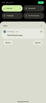 google pixel co to hraje dlazdice v kontrolnim centru vyhledavani skladby