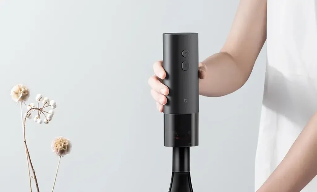 xiaomi Mijia Electric Wine Opener na lahvi