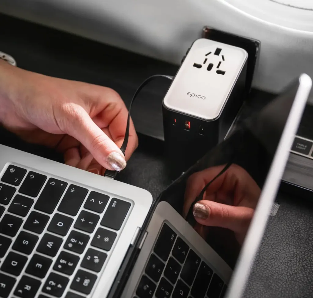Epico UltraBoost Universal GaN 70W nabijeni notebooku