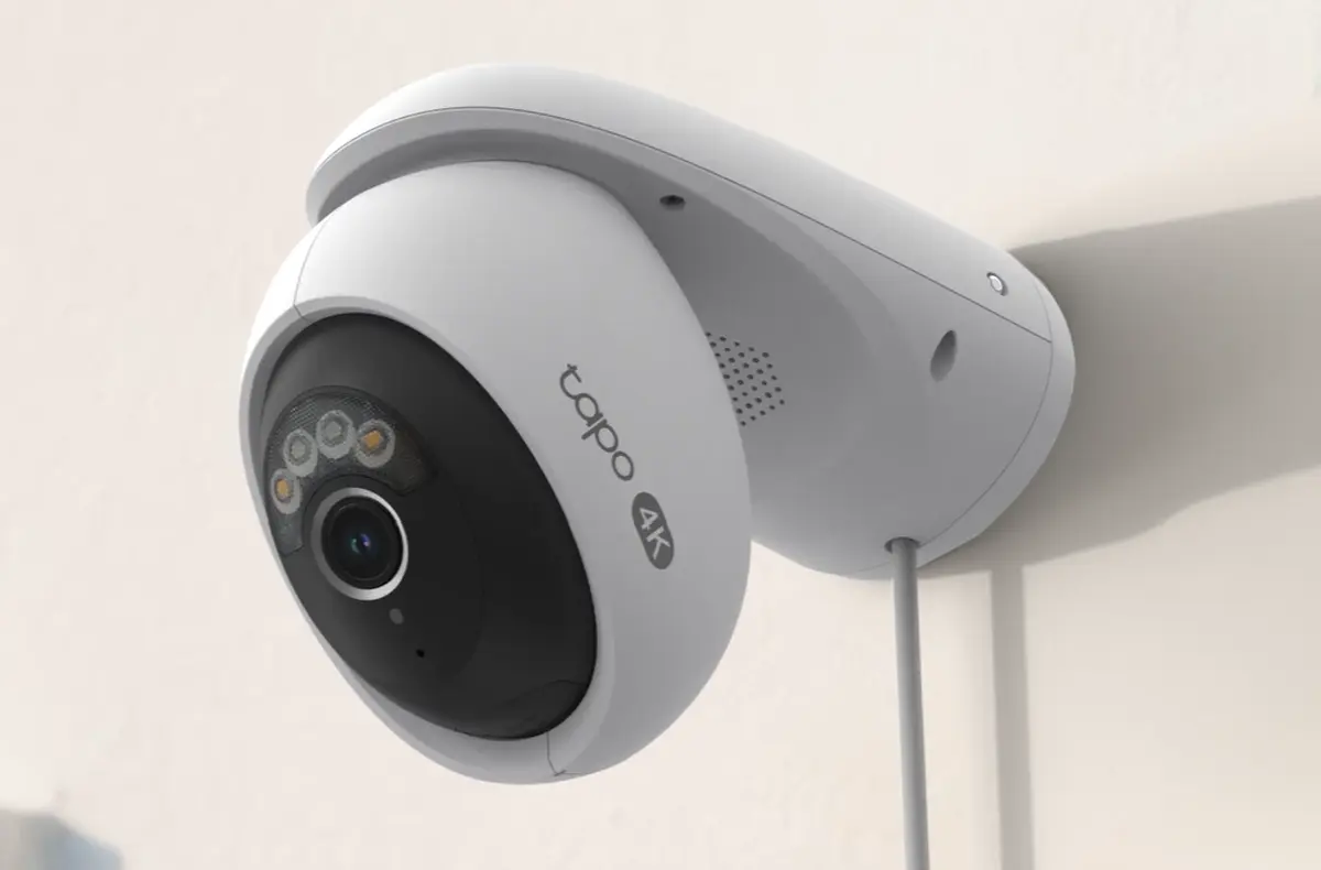 TP Link Tapo C560WS na stene 1