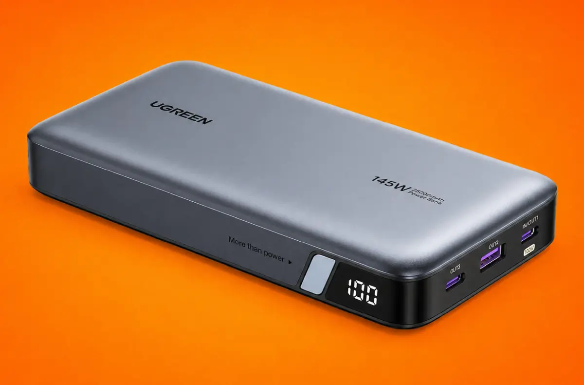 UGREEN 25000mAh na oranzovem pozadi