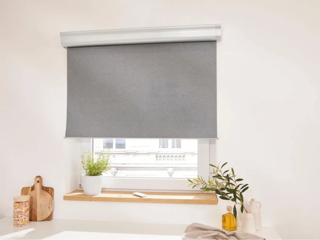 Zigbee Smart Home Automaticka zatemnovaci roleta v okne ve dne