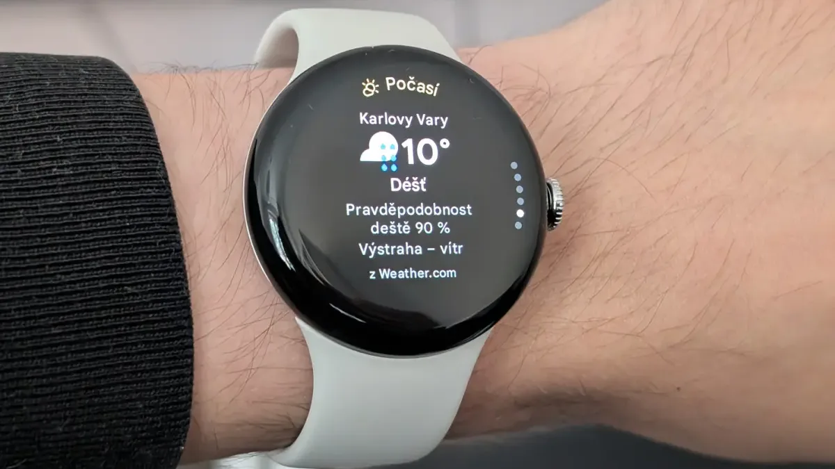 Google neuhlídal specifikace Pixel Watch 4. Přinesou jasnější displej, vyšší výdrž a nový koprocesor