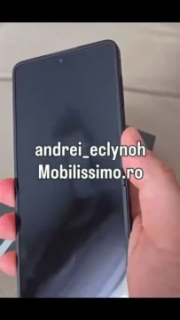 samsung galaxy z flip7 unik displej rozlozeny