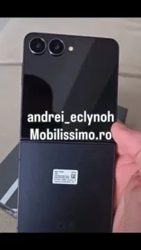 samsung galaxy z flip7 unik zadni strana rozlozena