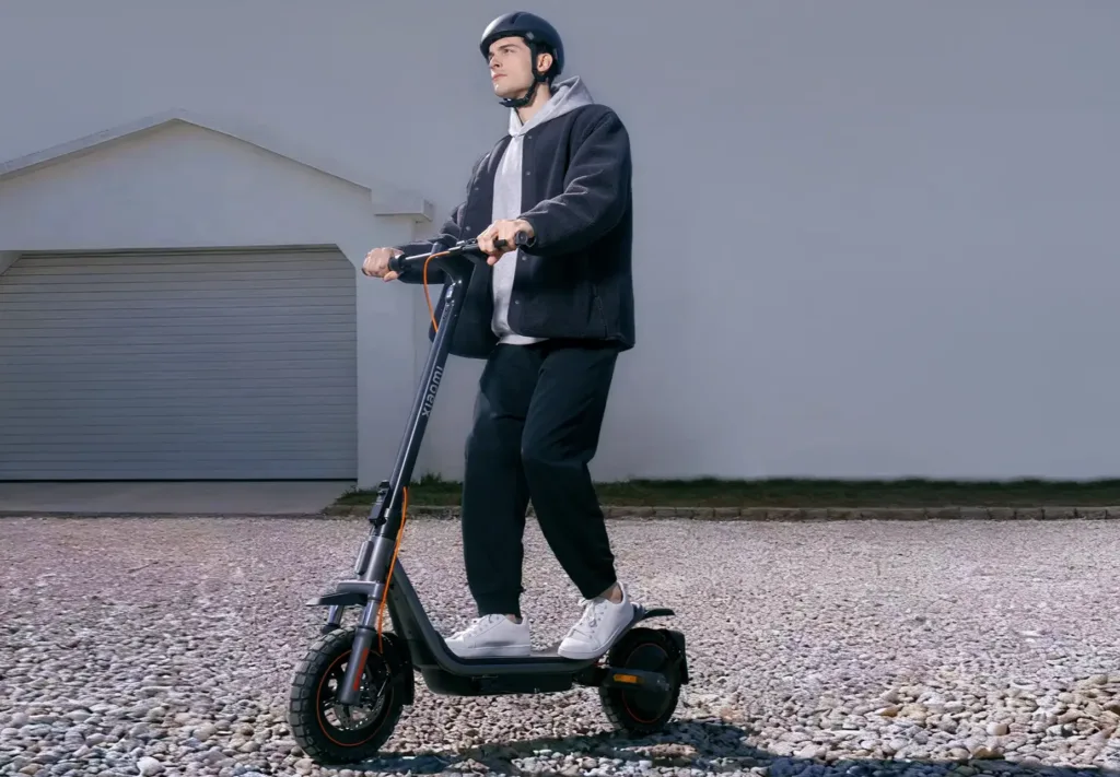 xiaomi electric scooter 6 pro s jezdcem