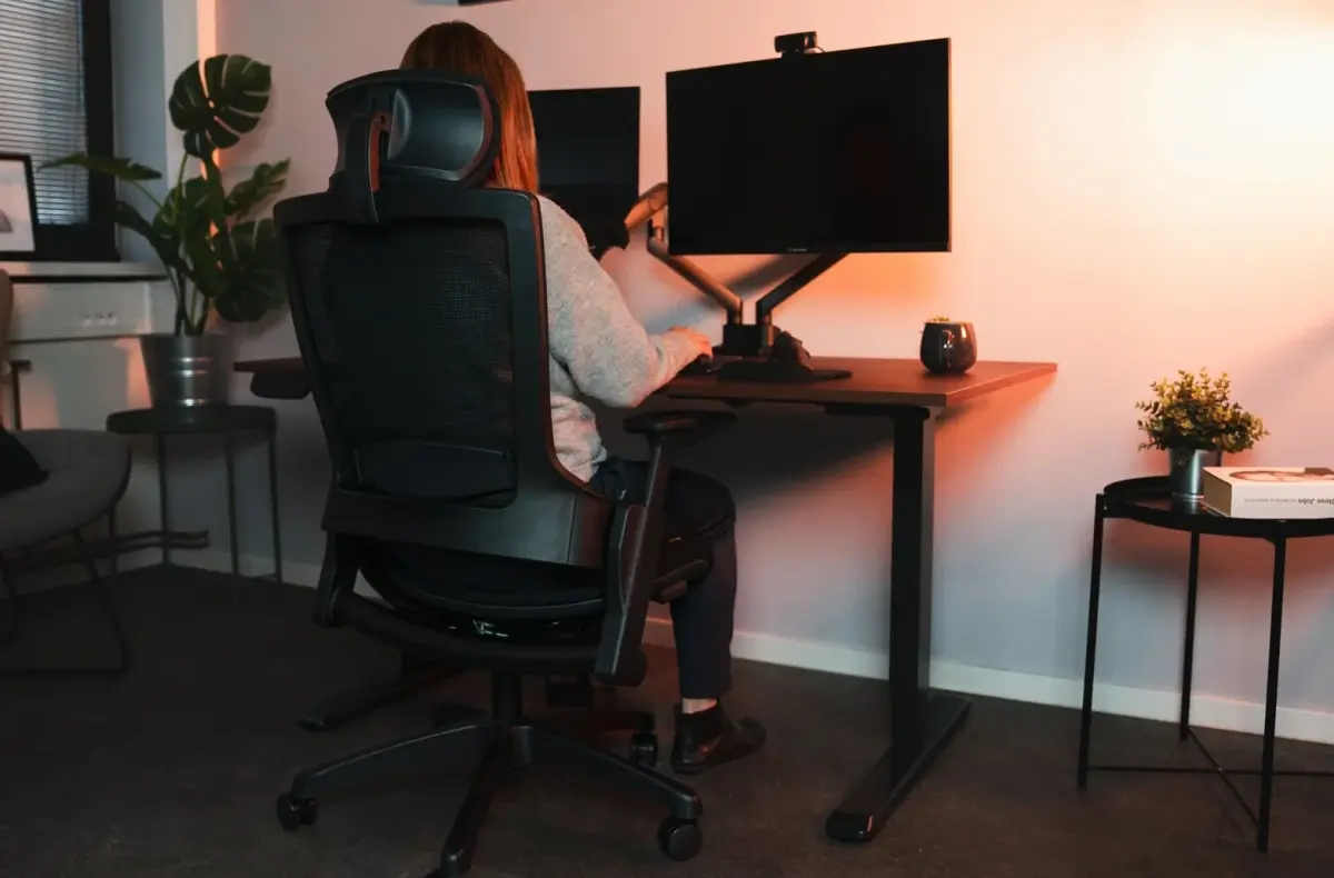 AlzaErgo Table ET1 NewGen stul plne vybaveny
