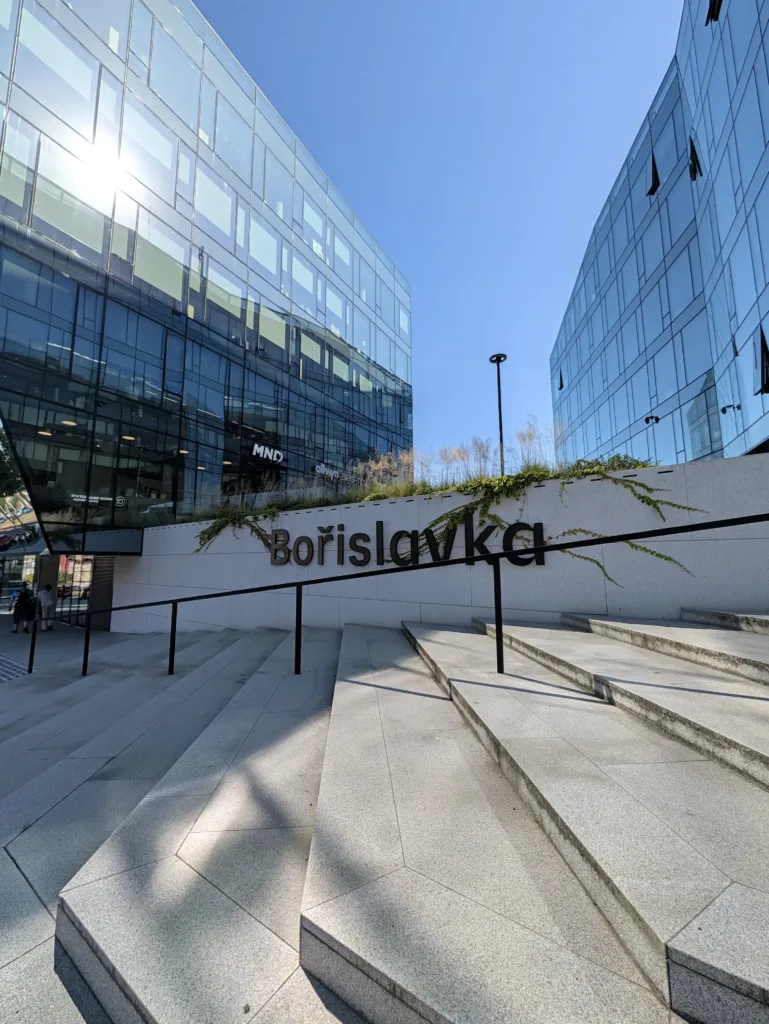 Pixel 11 Pro XL ultrasiroky objektiv 0.5x zoom 144