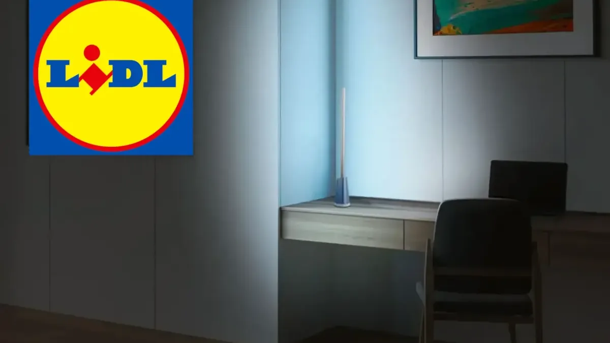 Chcete chytrou lampičku na stůl? V Lidlu o polovinu zlevnil model, který umí měnit barvy