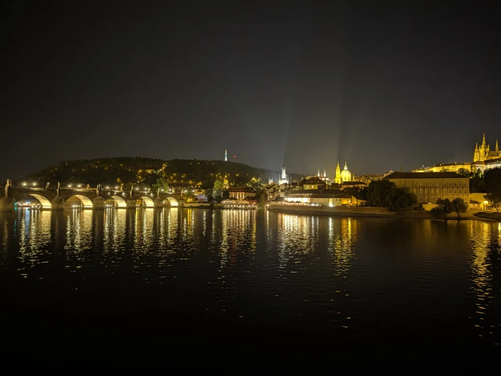 nocni Pixel 11 Pro XL hlavni fotoaparat 1x zoom 47
