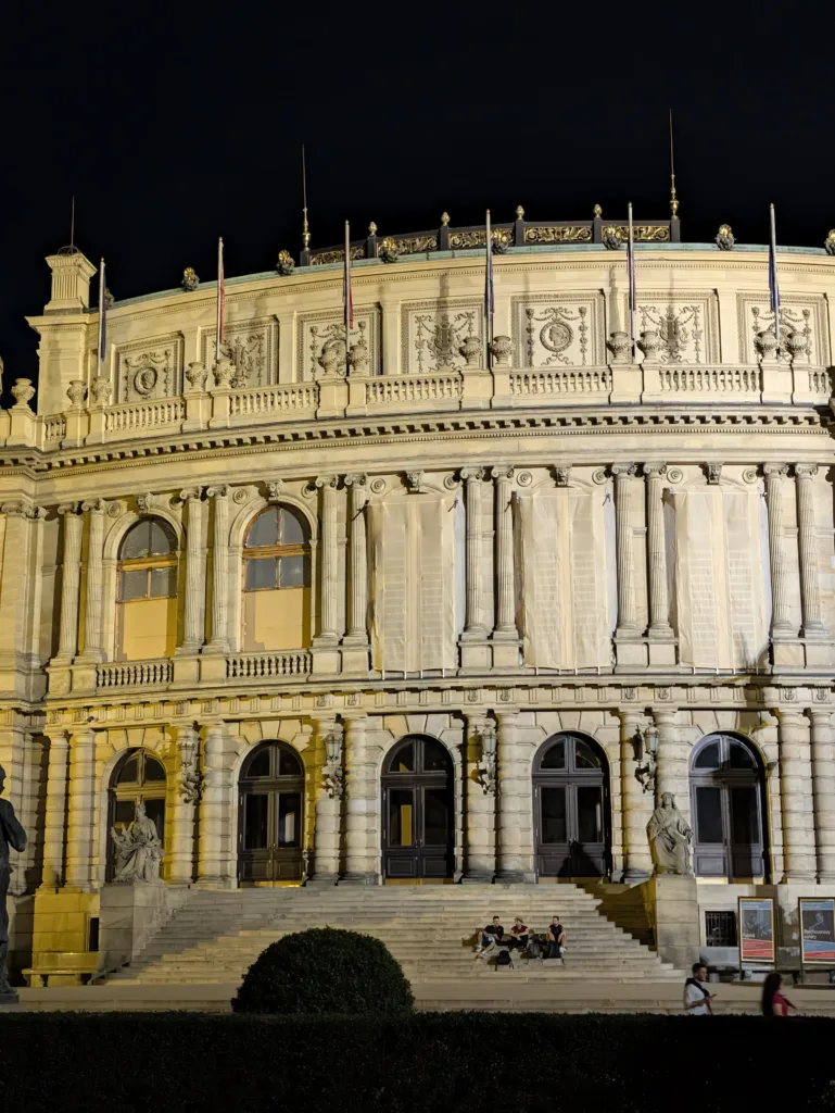 nocni Pixel 11 Pro XL hlavni fotoaparat 2x zoom 79