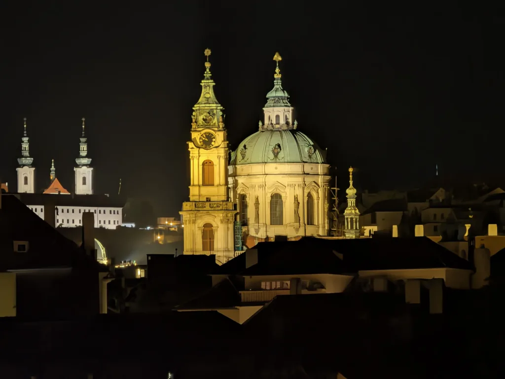 nocni Pixel 11 Pro XL teleobjektiv 10x zoom 106
