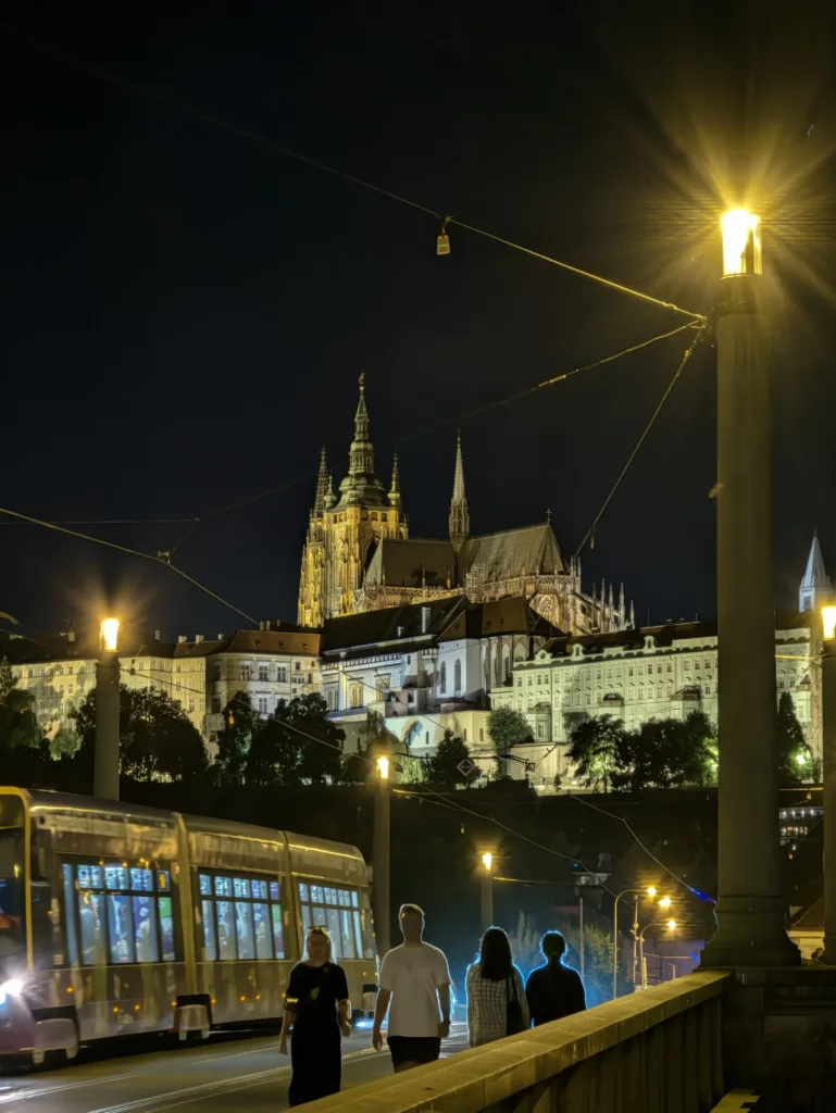 nocni Pixel 11 Pro XL teleobjektiv 5x zoom 131