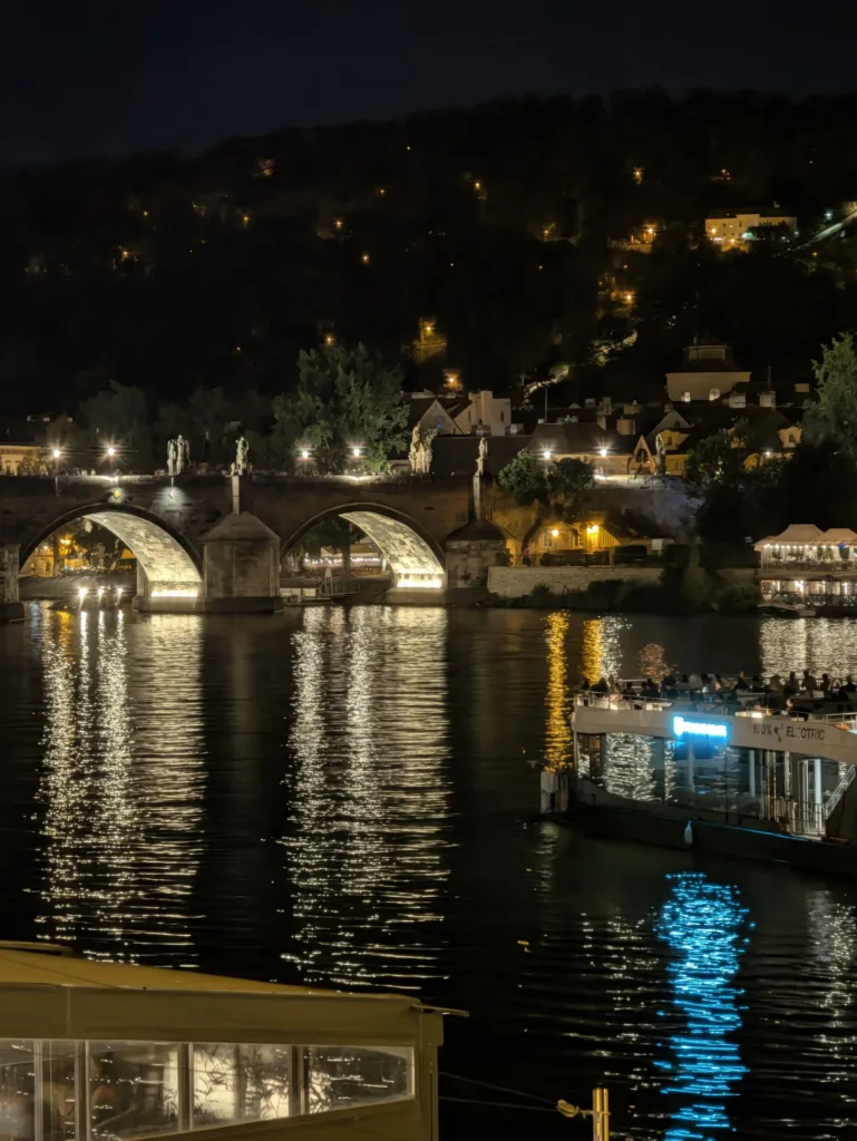 nocni Pixel 11 Pro XL teleobjektiv 5x zoom 132
