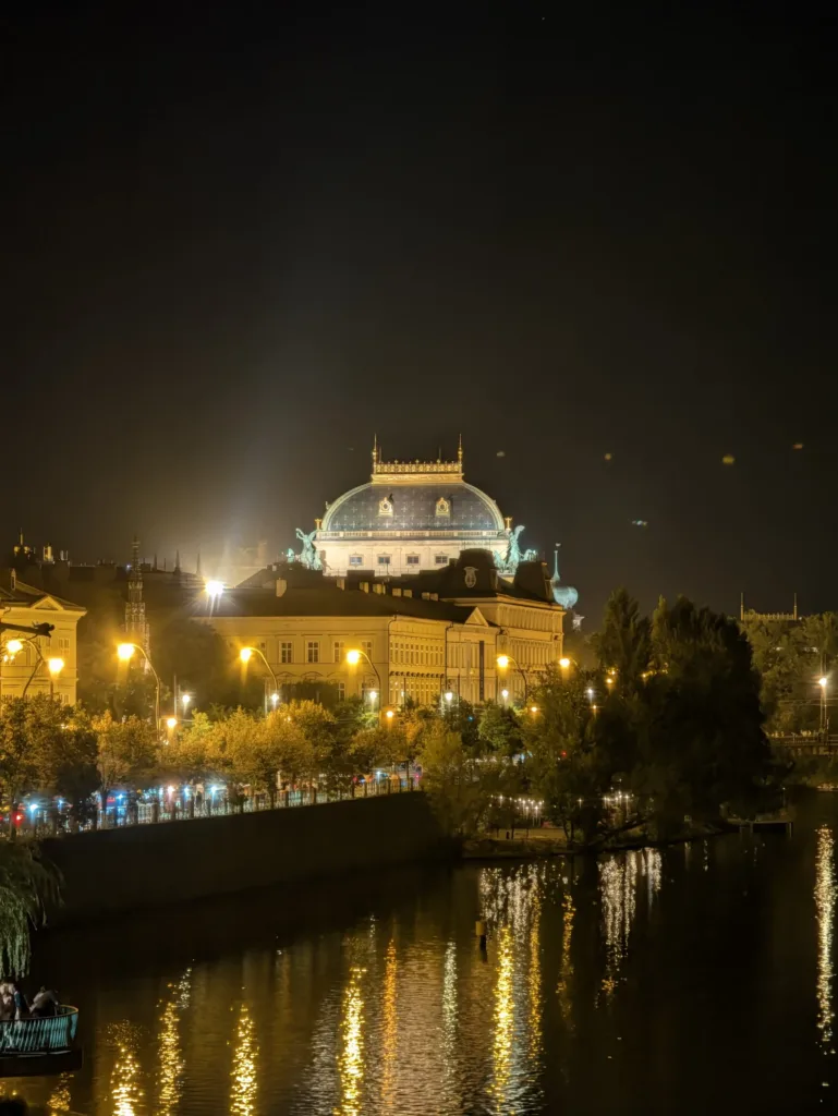 nocni Pixel 11 Pro XL teleobjektiv 5x zoom 135